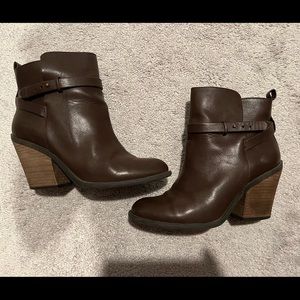 Lucky Brown leather boots
